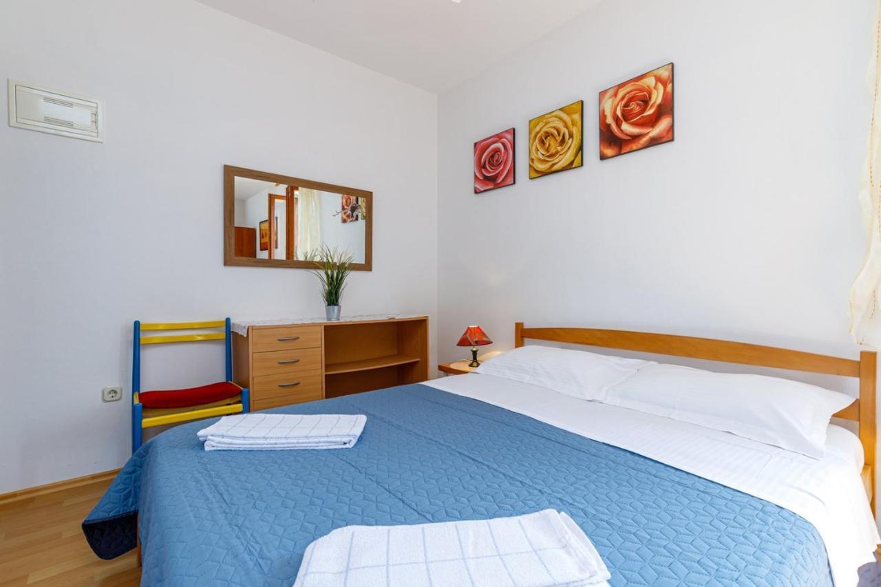 Apartments Pernar Пореч Екстериор снимка