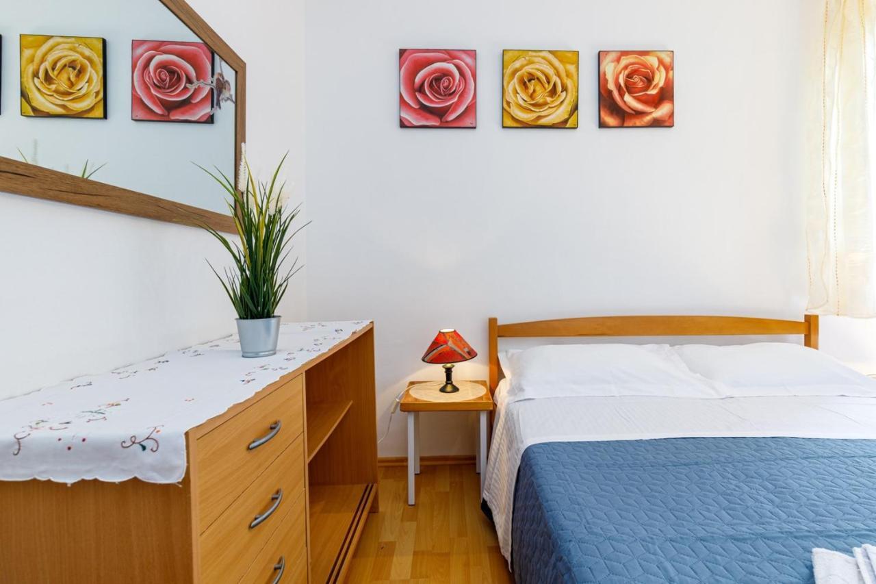 Apartments Pernar Пореч Екстериор снимка