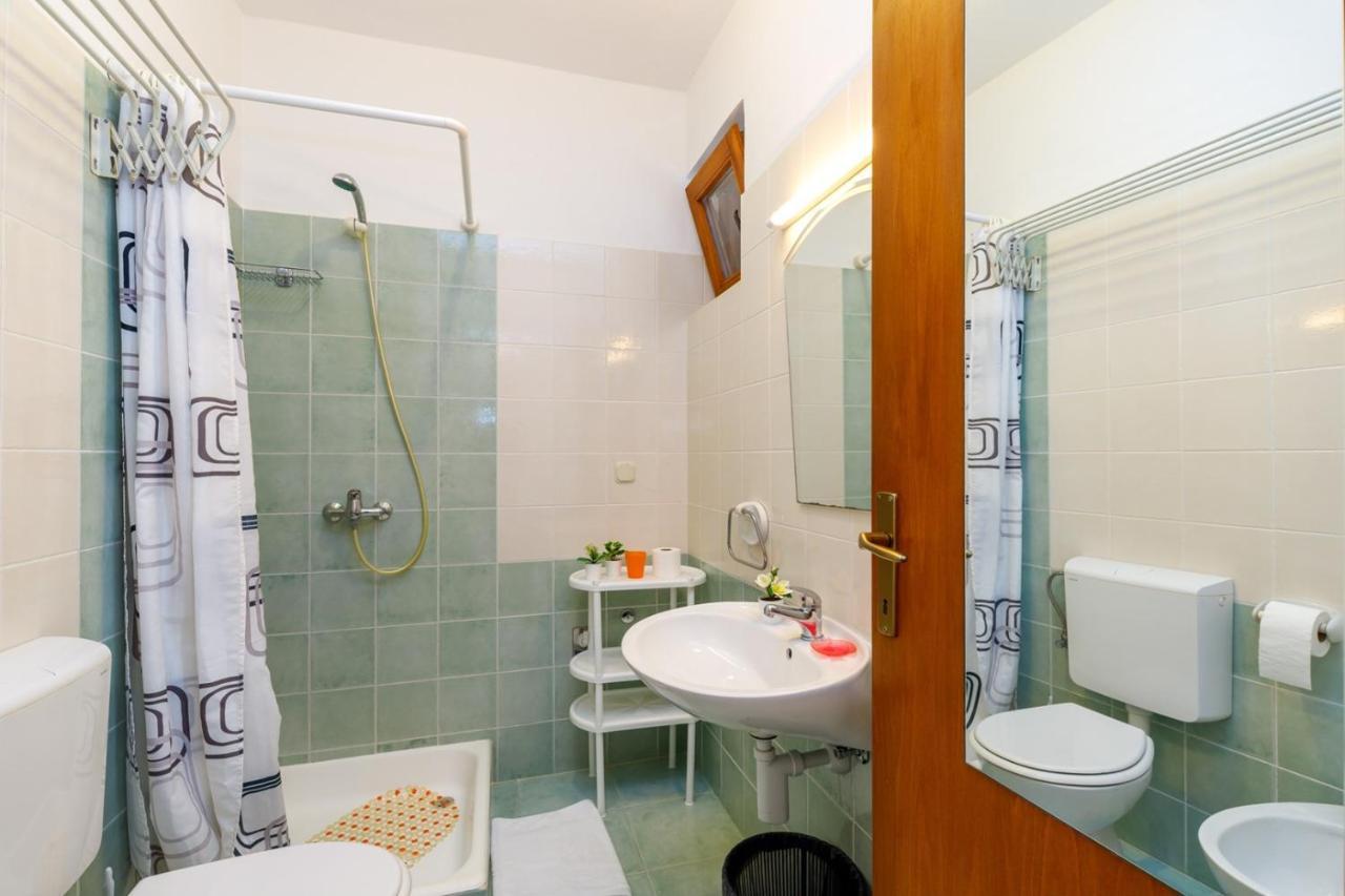 Apartments Pernar Пореч Екстериор снимка