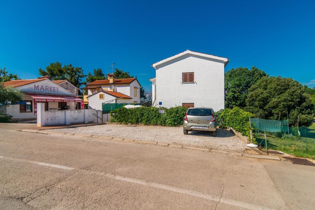Apartments Pernar Пореч Екстериор снимка